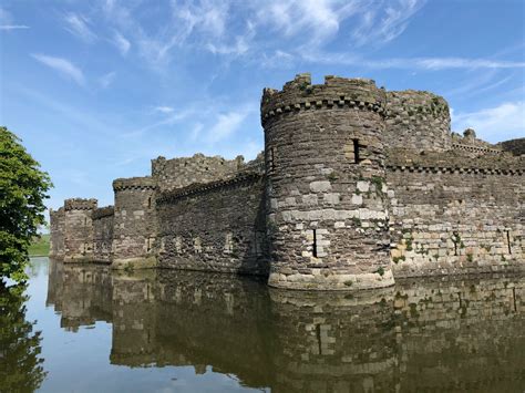 Beaumaris Castle Bouwkundig Het Meest Perfecte Kasteel Van Wales