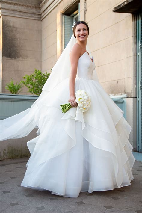 Ana carolina ardohaín dos santos (born january 17, 1978) is an argentine model, television personality, dancer, television host and actress. Caras | FOTOS | Todos los detalles del vestido de Pampita