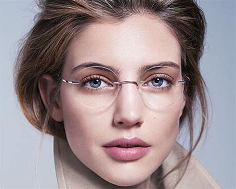 Eyesilove Women Titanium Alloy Rimless Myopia Glasses Nearsighted