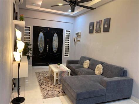 Jika klasik tidak merendahkan kekurangan pedalaman, maka trend moden cenderung menyembunyikan atau mengubahnya. Idea Dekorasi Untuk Ruang Tamu Jenis Memanjang. Rumah ...