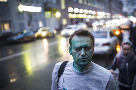 Евгений фельдман для проекта «это навальный» / navalny.feldman.photo. Fail:Navalny zelenka.jpg - Vikipeedia