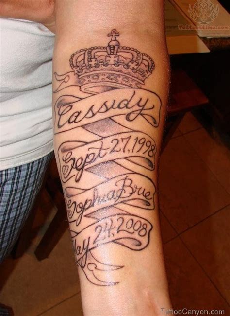 A banner wrapping around the cross says, in loving memory with a date, and behind the cross are two angel wings shaded in gray. Pin on Angel Tattoos With Name Banners