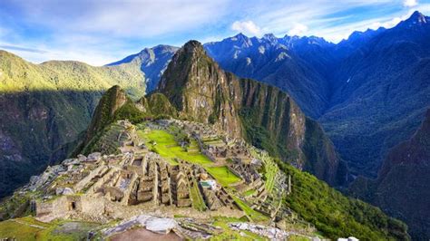Two Tourists Arrested For Taking Nude Naked Selfies At Machu Picchu