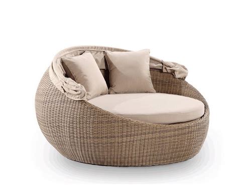 Browse our full range of products from dressing tables to complete modern kitchens. Newport Outdoor Round Wicker Daybed With Canopy - Kimberly ...