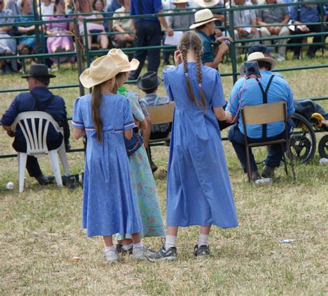 2011 07 16 mennonite girls these mennonite girls are weari… flickr