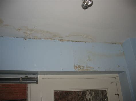 Useful diy tips about how to repair a water damaged ceiling. Repair & re-plaster kitchen ceiling (water damage ...