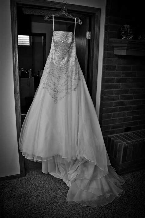 allure 8377 size 8 used wedding dress nearly newlywed
