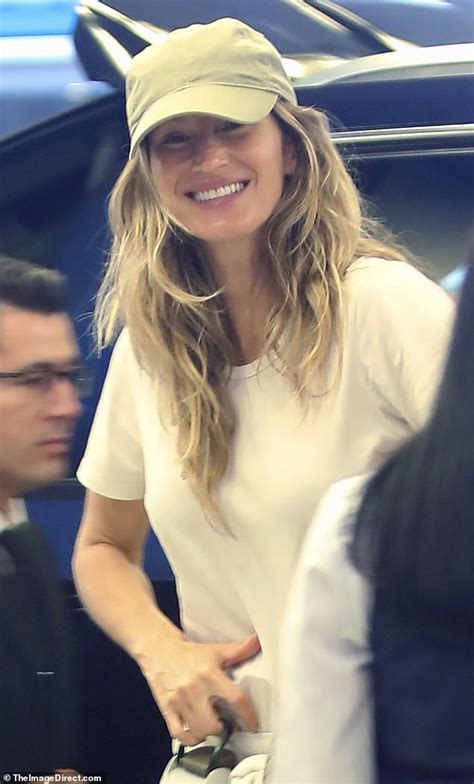 Gisele Bundchen 43 Flashes Her Megawatt Smile While In All White Outfit At A Trends Now