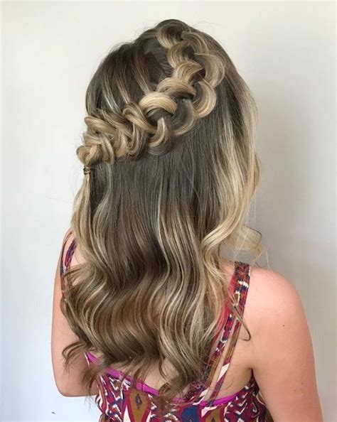 24 Top Curly Prom Hairstyles 2019 Update