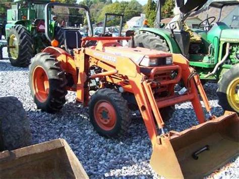 523 Kubota L2050 4x4 Compact Tractor With Loader