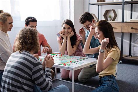 12 Funny Board Games Do These With Your Jolly Friends Right Now