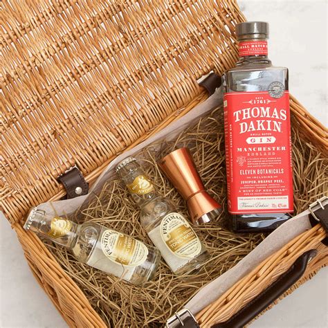 What's inside hendricks gin, 350mls premium indian tonic water bottles gin gift hamper what's inside hendricks gin 350ml premium tonic water bottles 200ml x 3 selection of citrus fruit full size gift card with your. Thomas Dakin Gin Hamper | Personalised Gifts | Spiritsmith