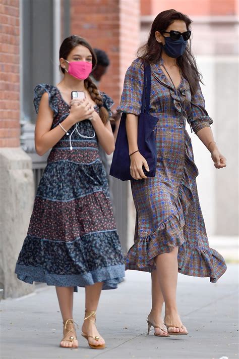 katie holmes and suri cruise out in nyc 08 23 2020 celebmafia