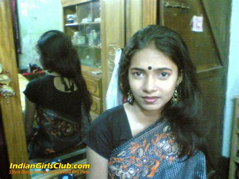 Bangladeshi Hot Girls Showing Her Small Boobs With Bra Actress Photo