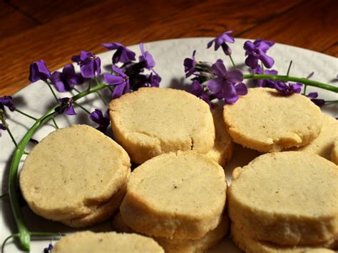 Recently i reconnected with a recipe i learned to make from a boat maker on the west marin coast. Vanilla Bean Sables Recipe | Serious Eats