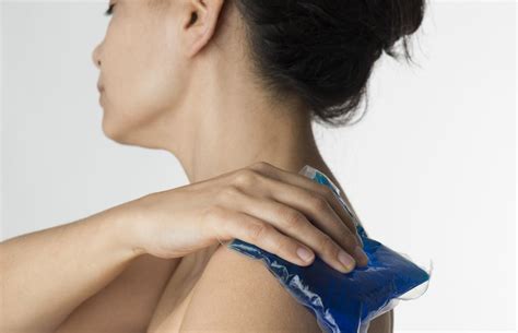 Pinched Nerve In Shoulder Symptoms And Treatment
