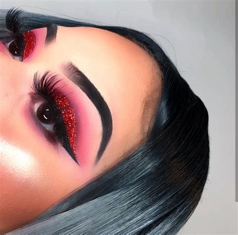 ᴘɪɴᴛʀᴇsᴛ ɢʜᴇᴛᴛᴏɢᴜᴄᴄɪ ° Red Eye Makeup Cute Makeup Red Makeup