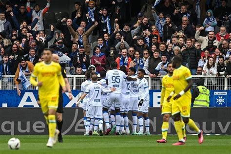 Une Défaite 2 1 à Auxerre Qui Rapproche Encore Le Fc Nantes De La Zone