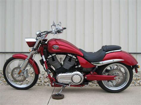 The victory vegas jackpot is a 4 stroke, custom bike with a air cooled 1638.81 ccm (99,50 cubic inches) v2, 4 valve type of engine. Sunset Red Victory Vegas Jackpot for Sale / Find or Sell ...