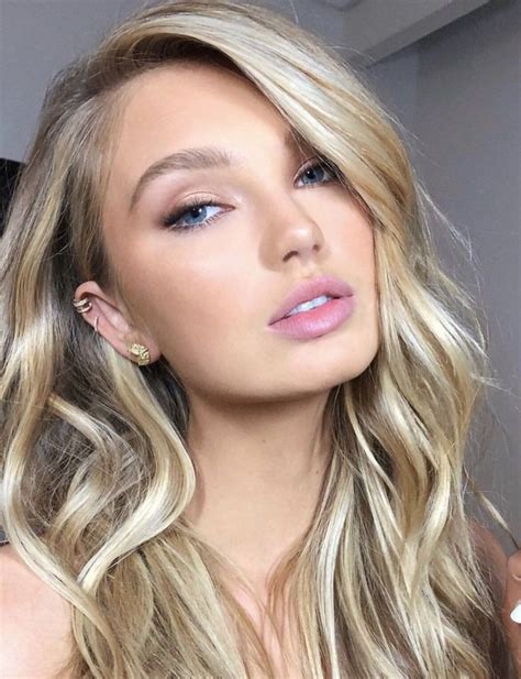 Beauty Make Up Products Producten Model Romee Strijd Blonde