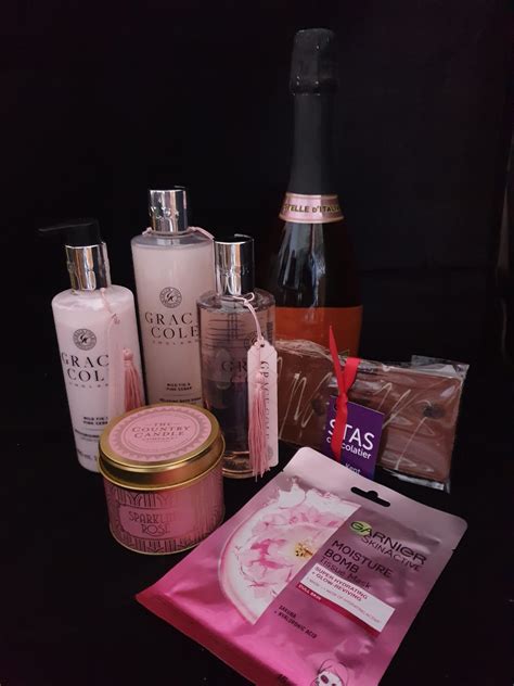 Pamper Hamper With Prosecco The Chic Hamper And Flower Co