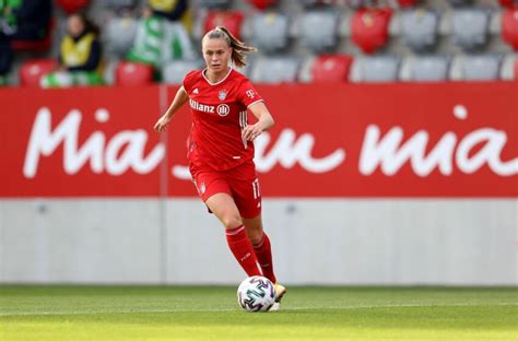 Bayern Munich Frauen Win Amos French Cup With Victory Over Roma