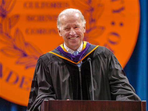 Joseph robinette «joe» biden) — президент сша, известный американский политик. Joseph R. Biden Jr. L'68 Becomes First Syracuse University ...