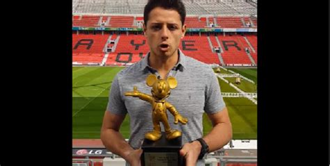 ‘chicharito Recibe El Trofeo ‘mickey Dorado Algo Que Ni Messi Ni