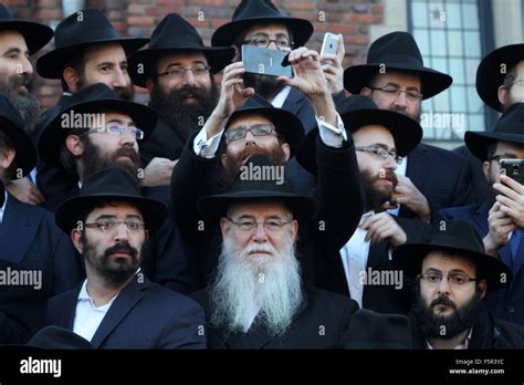 New York New York Usa 7th Nov 2015 Rabbis Are Seen Among A Sea Of