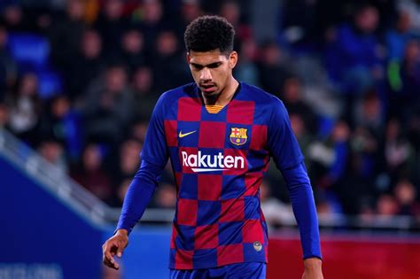 Ronald komt uit een echte voetbalfamilie, die haar roots heeft in de zaanstreek. FC Barcelona: Ronald Araujo fällt länger aus - Samuel ...