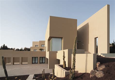 A Modern Masterpiece The Abu Samra House By Symbiosis Designs Ltd In