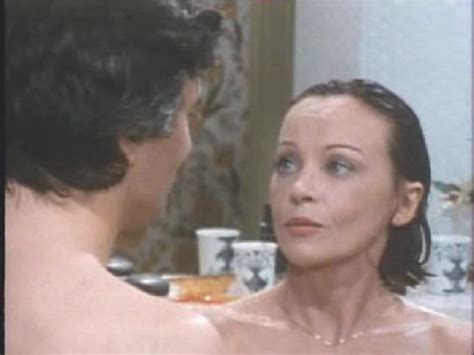 leslie caron nuda ~30 anni in docteur erika werner