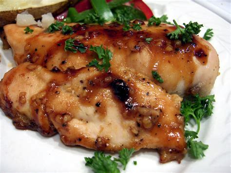 Spoon any fat from the surface of the soup over the chicken, then sprinkle with half the coriander leaves. Ginger Me Up Chicken! Low Fat Honey And Ginger Chicken Breasts Recipe - Food.com