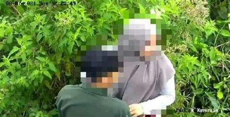 Viral Sejoli Mesum Di Kebun Teh Terekam Cctv Saat Ciuman Mesra Polisi