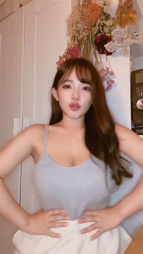 セクシー図鑑さんのインスタグラム動画 セクシー図鑑instagram 「【🍑セクシー図鑑🍑／プリケツ•おっぱい•ビキニ•美女 Sexy Bijyo】 今回ご紹介させていただくの