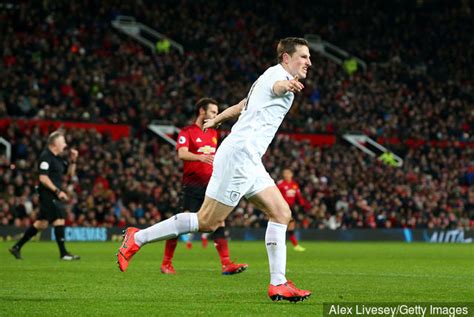 Ribery and robben both scored goals with bayern percent. Leeds fans react on Twitter to Chris Wood's goal at Manchester United