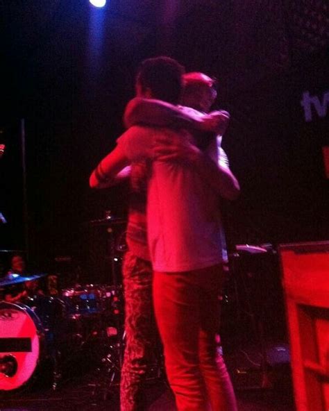 Tyler And Josh Hugging Twenty One Pilots Tyler And Josh Joshler