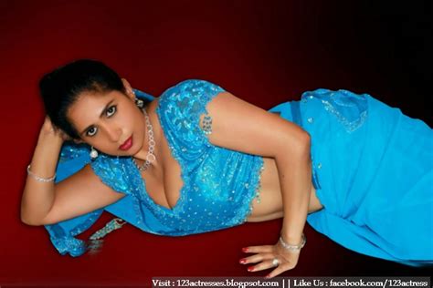 Actress Mini Richard Traditional Photo Gallery Hd Latest Tamil