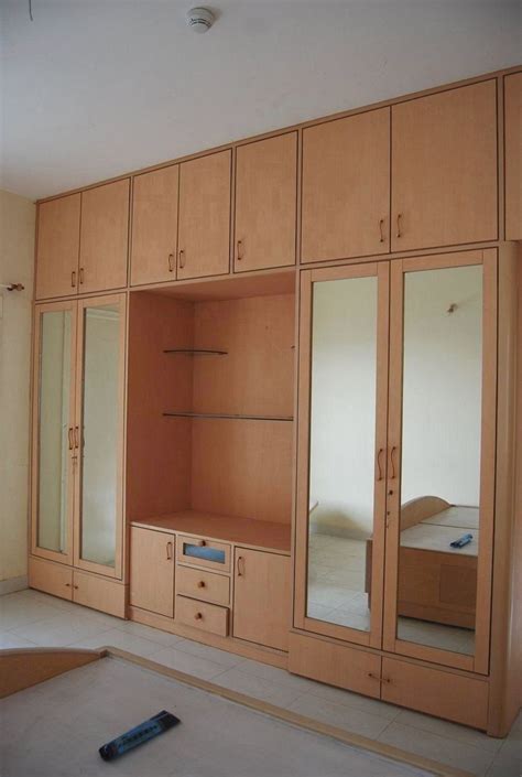 Different sizes and looks to suit your space and style, a choice of materials (including wood) and smart ideas like adjustable shelves. Wardrobe Design for Small Bedroom Indian Awesome Wall Almirah Designs for Bedroo… | 1000 - Moder ...