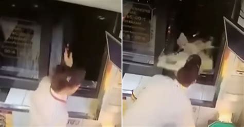 Mcdonalds Customer Throws Drink On Worker Because He Wasnt Given Any Sugar Metro News