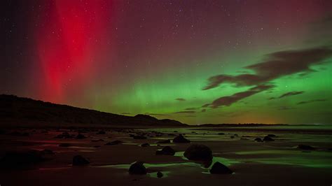 14 Awe Inspiring Photos Of The Northern Lights In The Uk