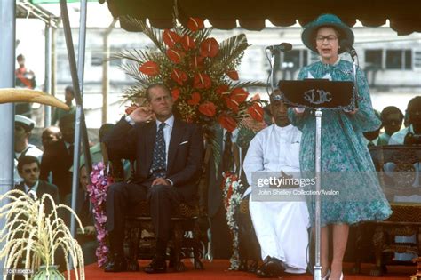 Queen Elizabeth Ii Sri Lanka Sri Lanka President Junius Richard ニュース写真 Getty Images