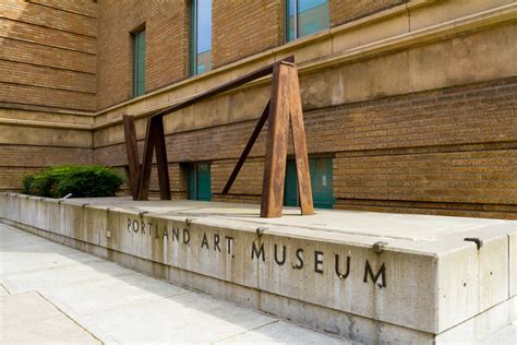 Portland,,Or,-,March,24,,2012:,Portland,Art,Museum,Sign – Side of Culture