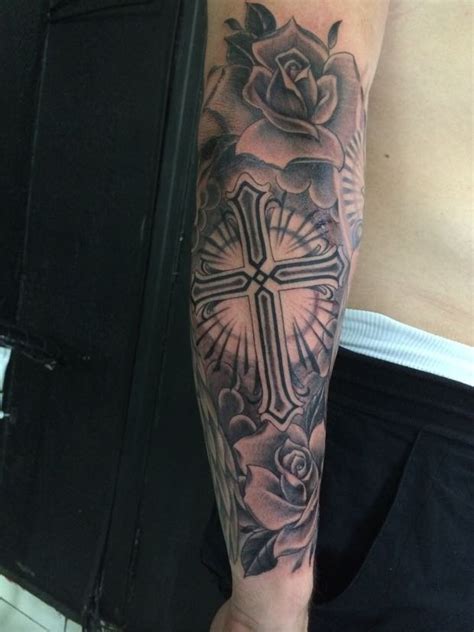 Maybe you would like to learn more about one of these? Cruz, Flores | Tatuagem.com (tatuagens, tattoo)