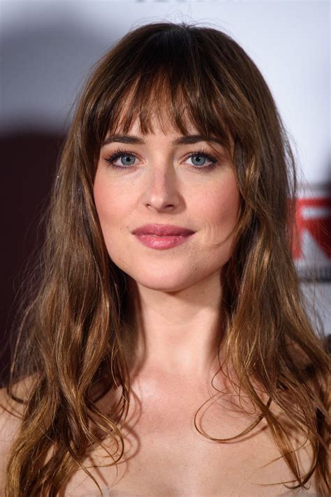 Dakota Johnson En 2020 Avec Images Coiffure Cheveux Coupe De Cheveux