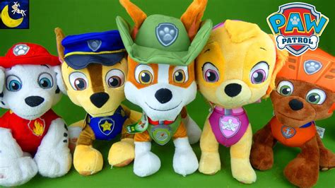 Paw Patrol Toys Deluxe Lights And Sounds Chase Talking Tracker Skye