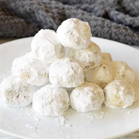 buttery pecan snowball cookies