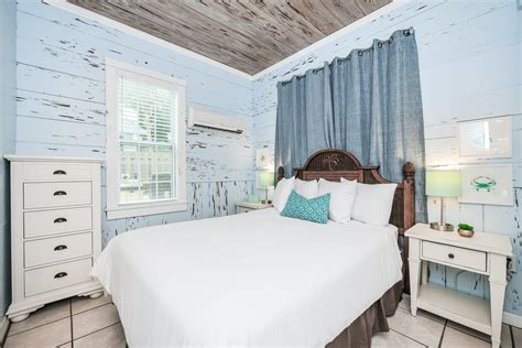 Parrot Beach Cottages Suite 2 0 Bd Siesta Key Fl Vacation Rental