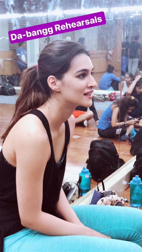 kriti sanon rehearses for da bangg tour and here s a sneak peek of her performance bollywood