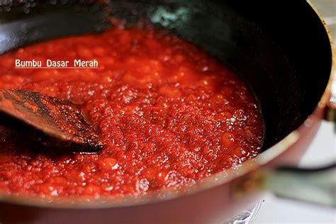 บะหมี่) is a type of wheat based noodles derived from chinese cooking tradition. DaPuR GiViKa: TELUR BALADO